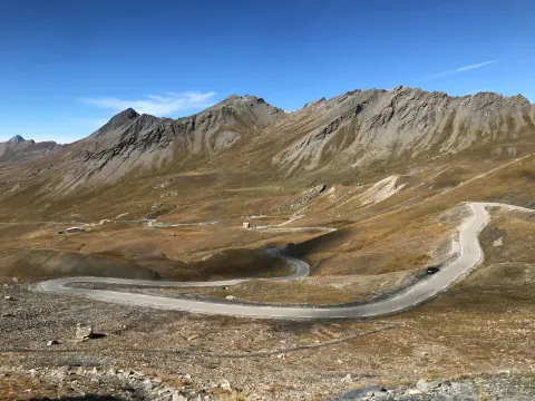 Svinger på fjell